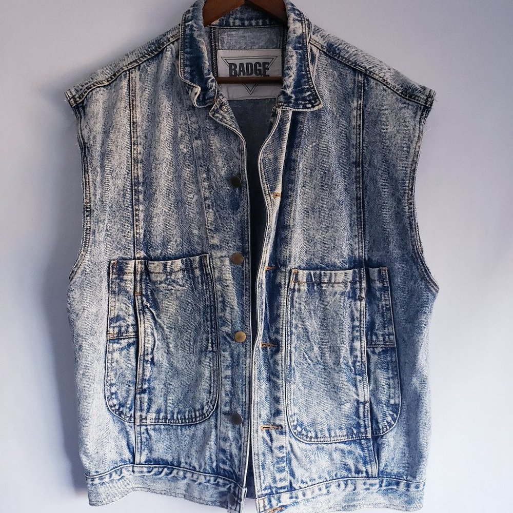Sleeveless Acid wash denim jacket